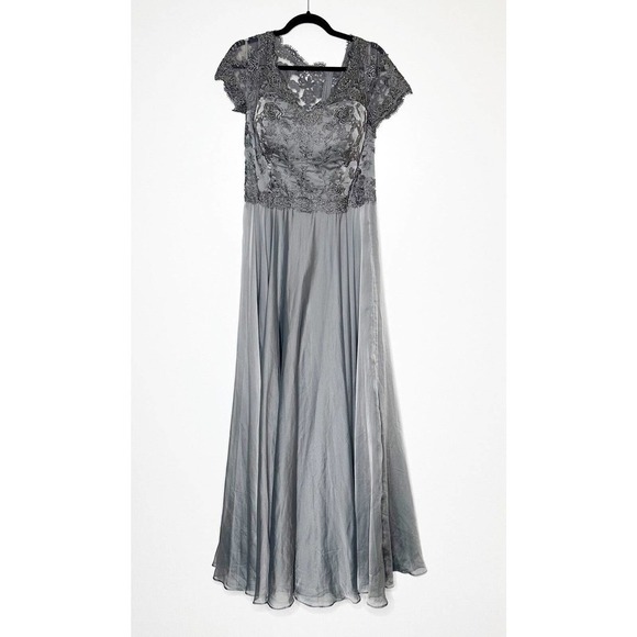 La Femme 27098 Platinum Grey Embroidered Lace Chiffon A-Line Gown Women's SZ 10 - Picture 3 of 8